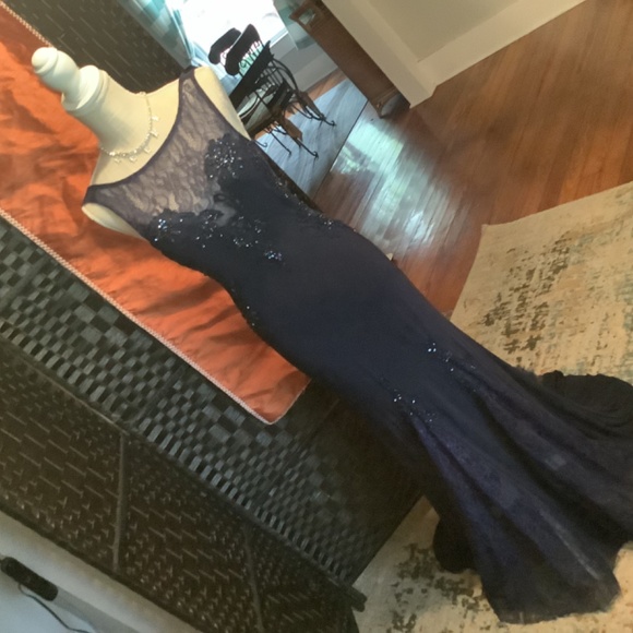 Camille la vie  Elegant Navy Blue Gown /Prom Dress Size 6💙 - Picture 4 of 14